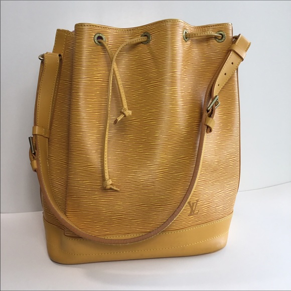 Louis Vuitton Handbags - Epi Bucket Louis Vuitton Shoulder Bag